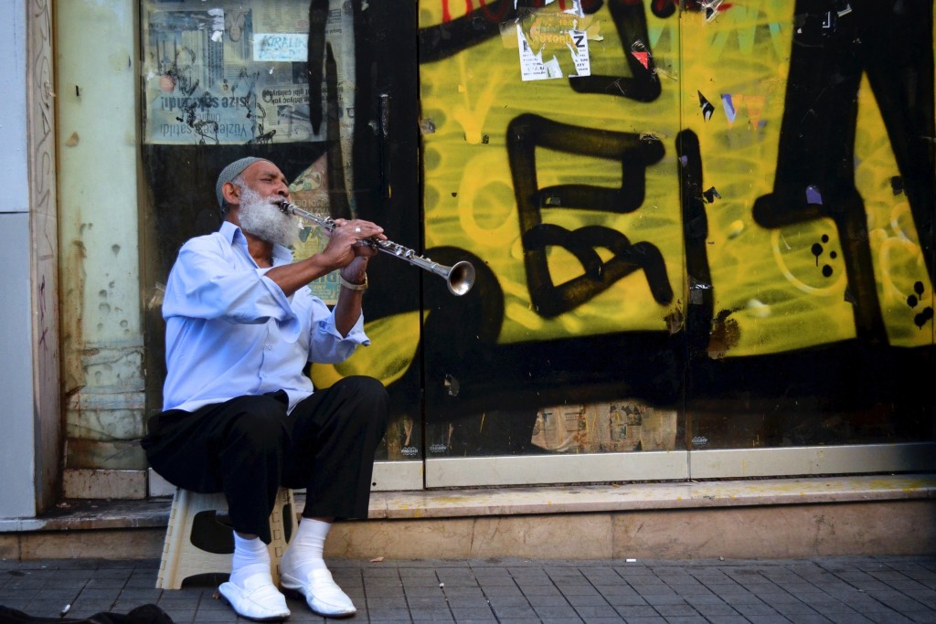 Omar Velazquez photo of clarinet player rule of thirds scoopshot