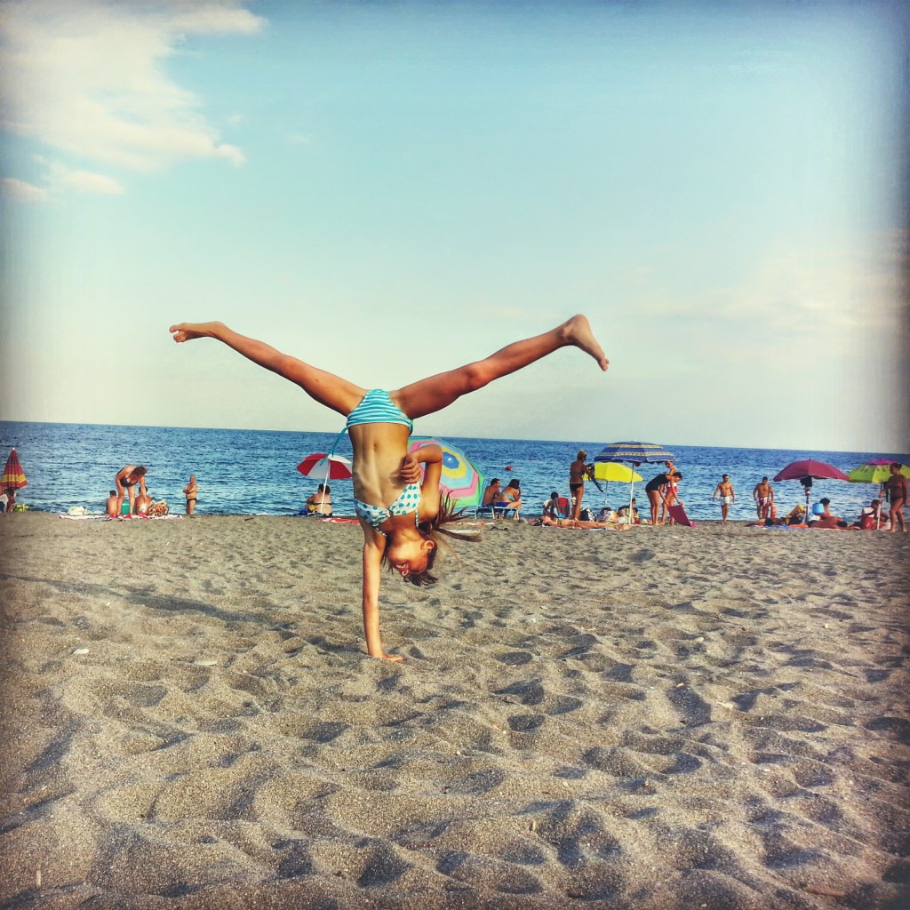 Stefano Pafumi - ninja - handstand - beach - 8641-5984